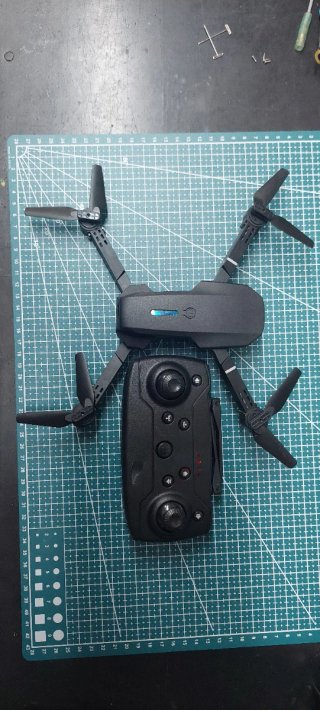 Dron E88 Negro