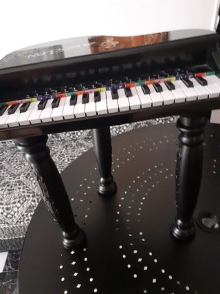 Pianola giocattolo