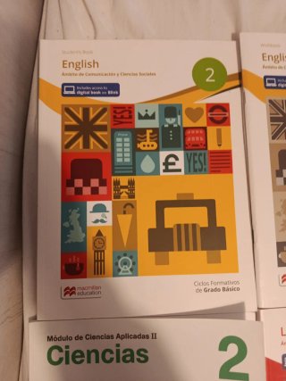 Libros de inglés, matemáticas, ciencias y lengua