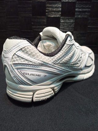 Saucony Progrid Guide 7 White and Black