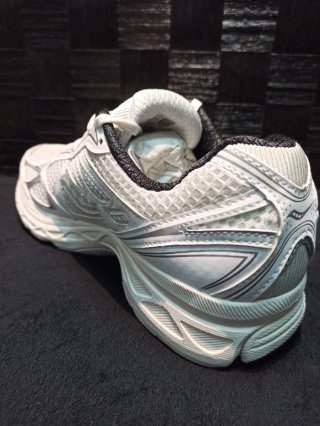 Saucony Progrid Guide 7 White and Black