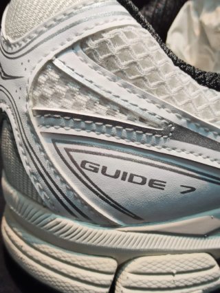 Saucony Progrid Guide 7 White and Black