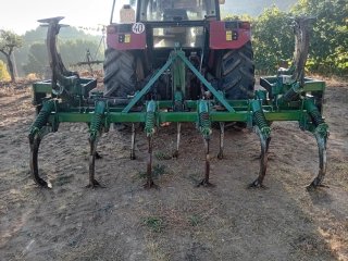 Cultivador Chisel 15 rejas
