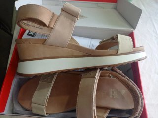 Sandalias XTI Plataforma Beige Mujer