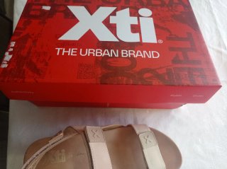 Sandalias XTI Plataforma Beige Mujer