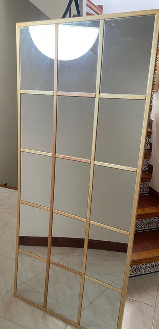 Espejo de madera hecho a mano