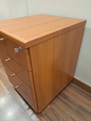 2 Cajoneras con ruedas y cerradura