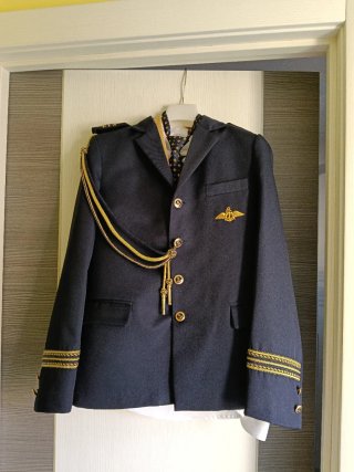 Traje de comunión niño azul y dorado