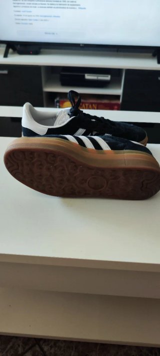 Zapatillas Adidas Gazelle Negras y Blancas