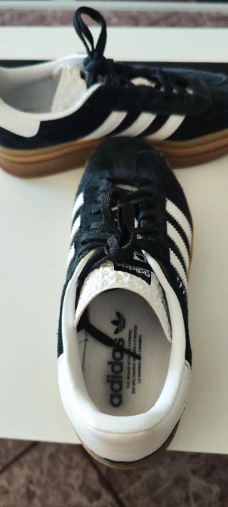 Zapatillas Adidas Gazelle Negras y Blancas