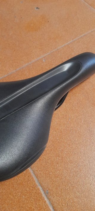 Asiento de bicicleta negro