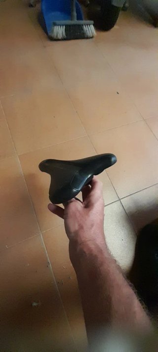 Asiento de bicicleta negro