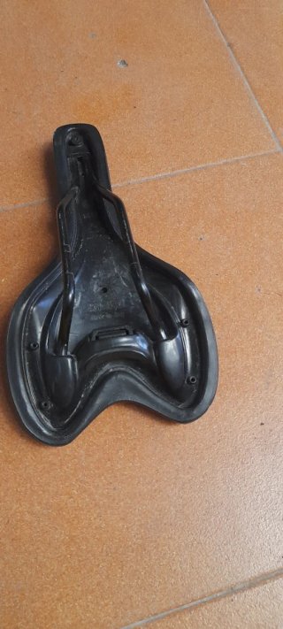 Asiento de bicicleta negro