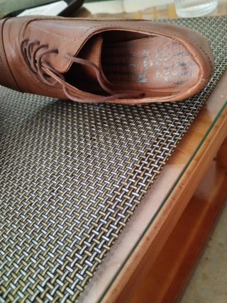 Zapatos de piel marrones c on cordones