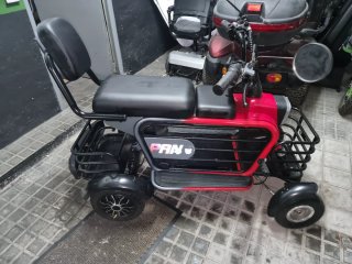 Scooter Eléctrico 4 Ruedas Rojo (hay 2)