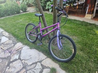 Bicicleta BH morada infantil