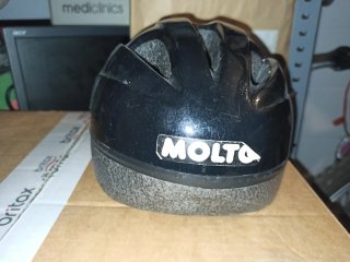Casco de bicicleta negro de niño