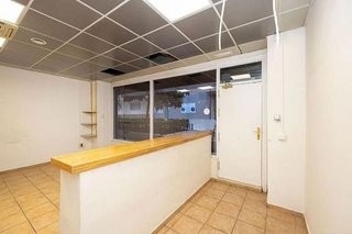 Local comercial en venta en Cervantes en Granada