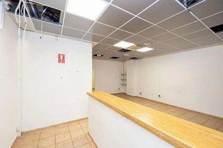 Local comercial en venta en Cervantes en Granada