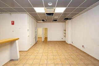 Local comercial en venta en Cervantes en Granada