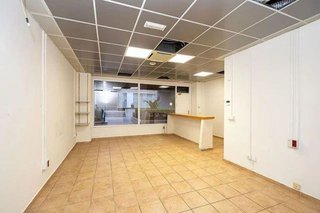 Local comercial en venta en Cervantes en Granada