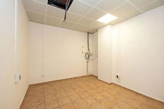 Local comercial en venta en Cervantes en Granada