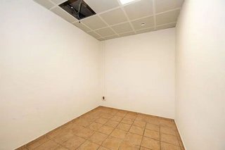 Local comercial en venta en Cervantes en Granada