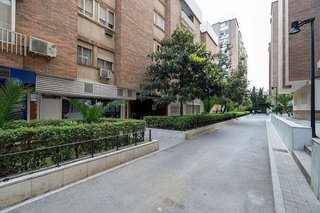 Local comercial en venta en Cervantes en Granada