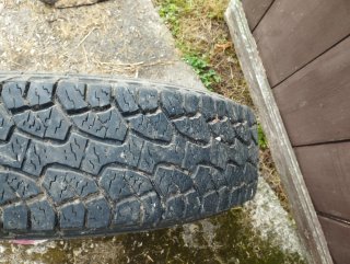 4 de Ruedas  Suzuki  195/80R15. 96T