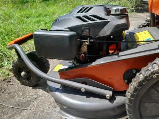 Desbrozadora de ruedas Husqvarna modelo EA190V