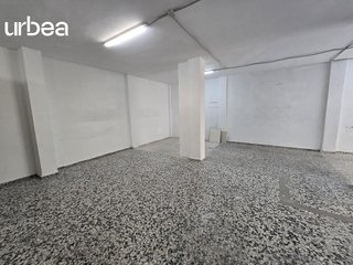Local comercial en alquiler en Carlos Haya en Málaga