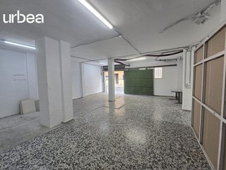 Local comercial en alquiler en Carlos Haya en Málaga