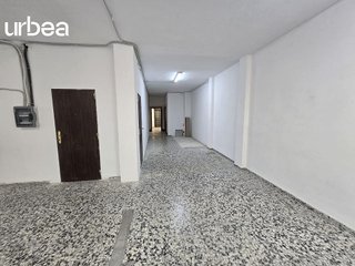 Local comercial en alquiler en Carlos Haya en Málaga