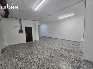 Local comercial en alquiler en Carlos Haya en Málaga