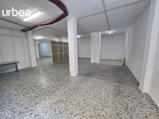 Local comercial en alquiler en Carlos Haya en Málaga
