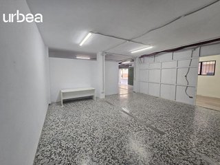 Local comercial en alquiler en Carlos Haya en Málaga
