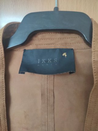 Chaqueta de piel marrón