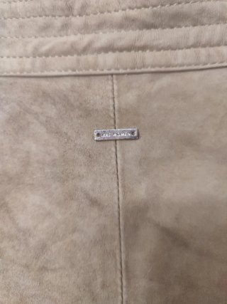 Chaqueta de piel marrón