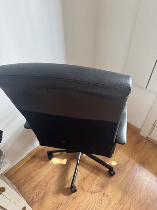 Silla de oficina ergonómica negra