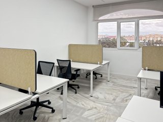 Oficina en alquiler en Polígonos - Recinto Ferial Cortijo de Torres en Málaga
