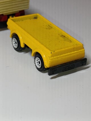 CAMION MERCEDES BENZ CON REMOLQUE 1/64 SIKU