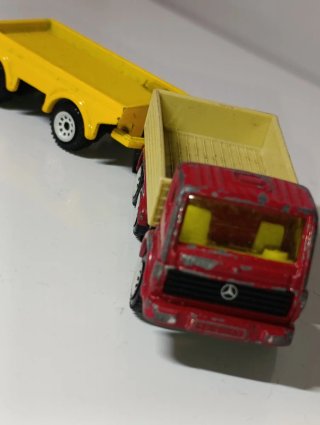 CAMION MERCEDES BENZ CON REMOLQUE 1/64 SIKU