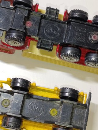 CAMION MERCEDES BENZ CON REMOLQUE 1/64 SIKU