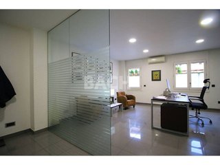 Oficina en alquiler en Santa Clara-Caputxins-Hospital en Vic