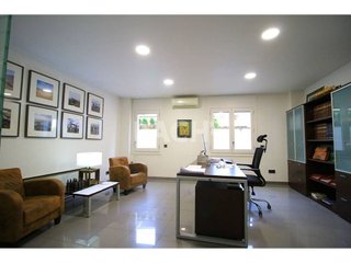 Oficina en alquiler en Santa Clara-Caputxins-Hospital en Vic