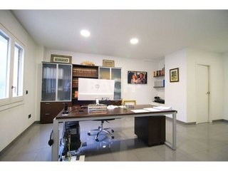 Oficina en alquiler en Santa Clara-Caputxins-Hospital en Vic