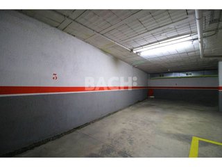 Oficina en alquiler en Santa Clara-Caputxins-Hospital en Vic