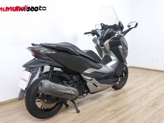 HONDA FORZA 300