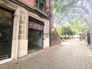 Local comercial en venta en La Sagrada Família en Barcelona