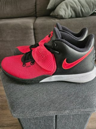 Zapatillas Nike Kyrie Flytrap III Rojas y Negras